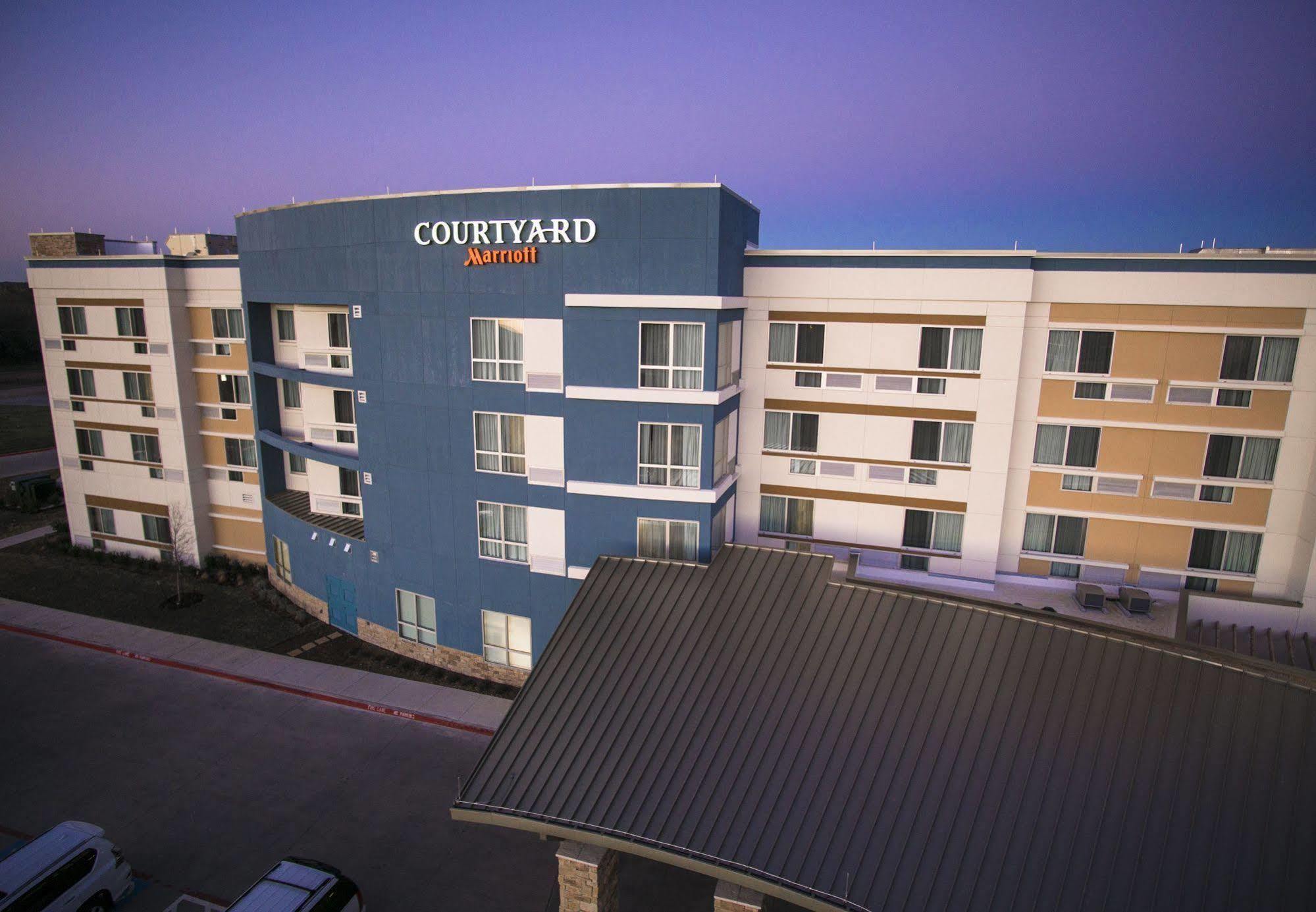 Courtyard By Marriott Dallas Midlothian At Midlothian Conference Center Exterior foto