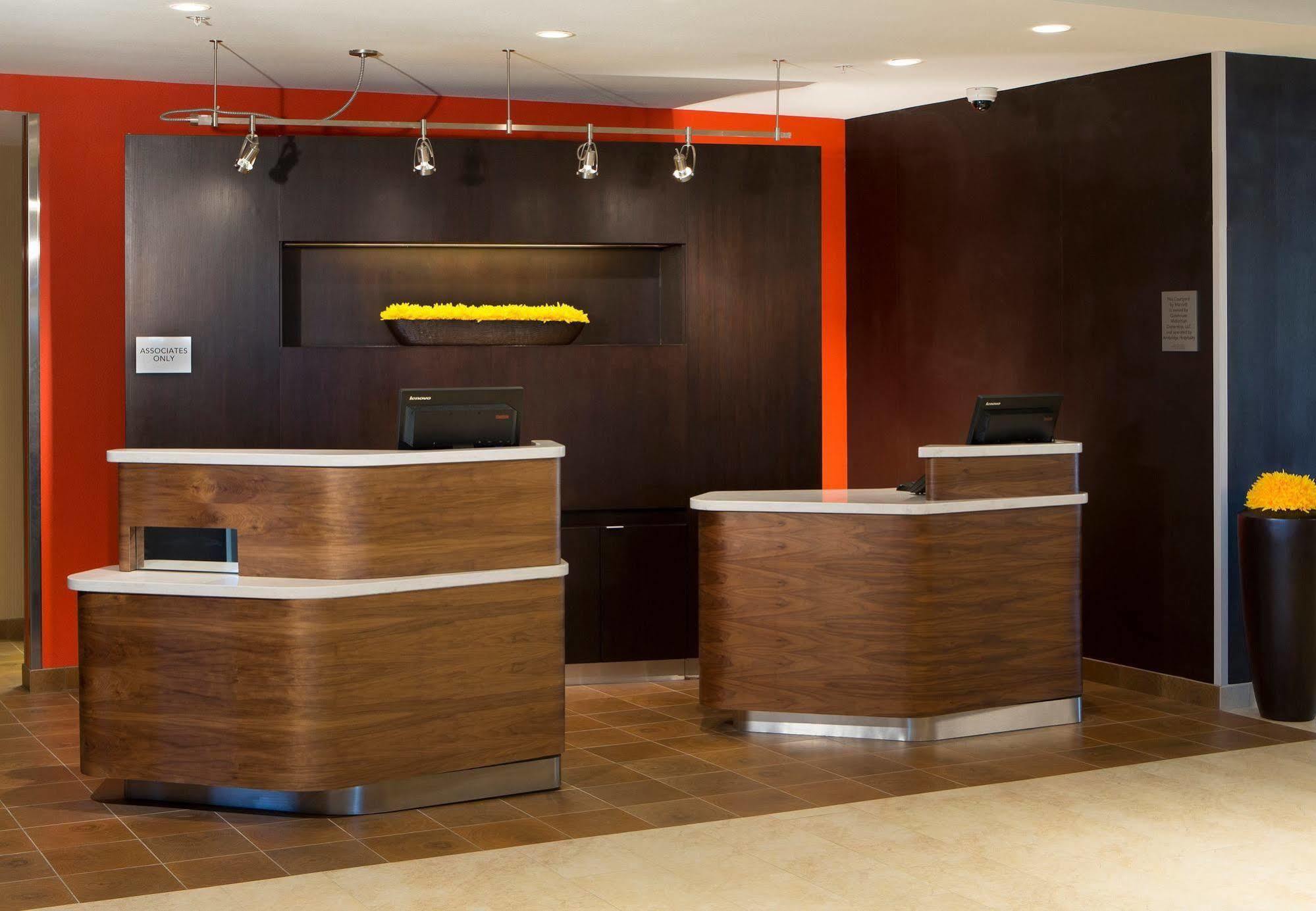 Courtyard By Marriott Dallas Midlothian At Midlothian Conference Center Exterior foto